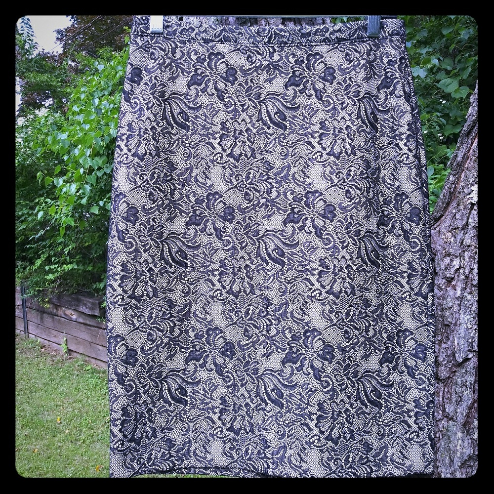 Lace pencil skirt